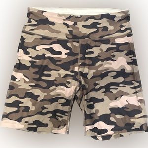NWOT Calvin Klein Performance Biker Shorts / Color: Pink Camo / Size: L